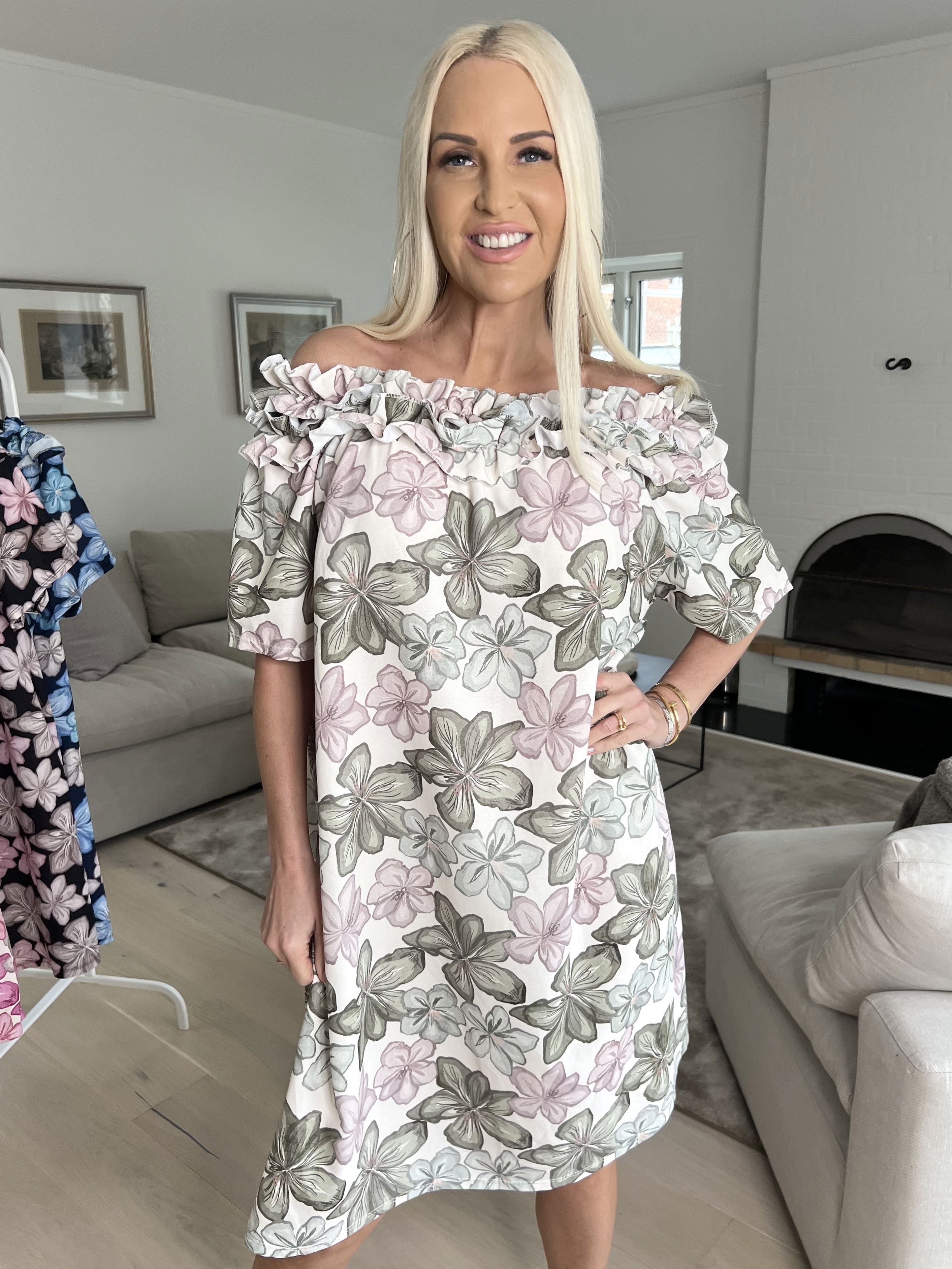 Chili Sleeveless Dress Flower - Blomstret kjole med flæser